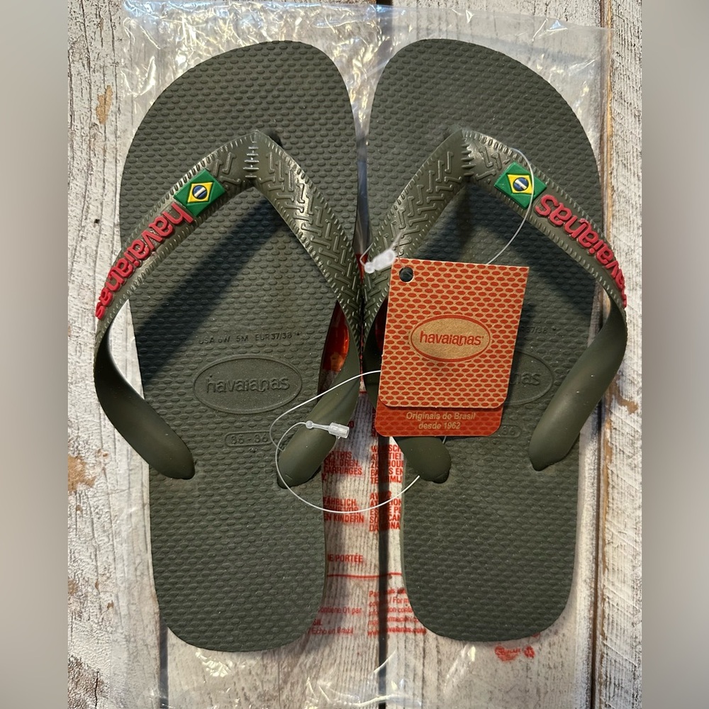 Havaianas Flip Flops - NWT - Picture 3 of 7